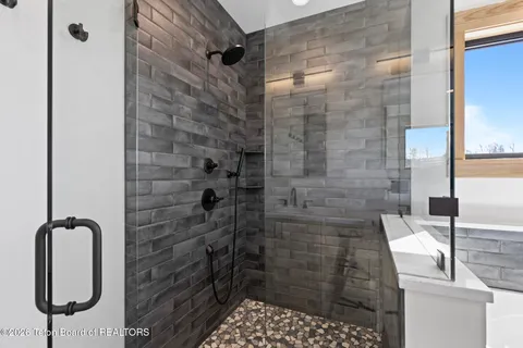 $1,875,000 | 6022 Fox Springs Drive, Victor, ID 83455