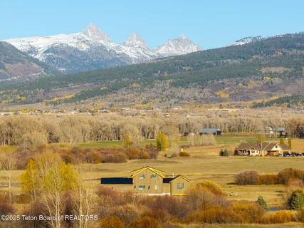 $1,875,000 | 6022 Fox Springs Drive, Victor, ID 83455