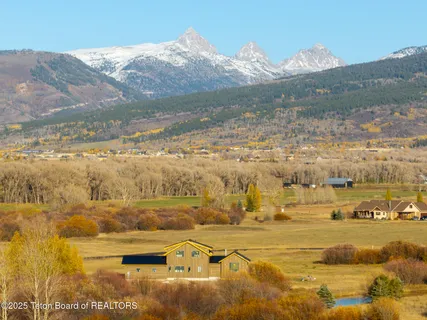 $1,875,000 | 6022 Fox Springs Drive, Victor, ID 83455