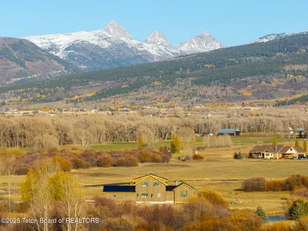 $1,875,000 | 6022 Fox Springs Drive, Victor, ID 83455