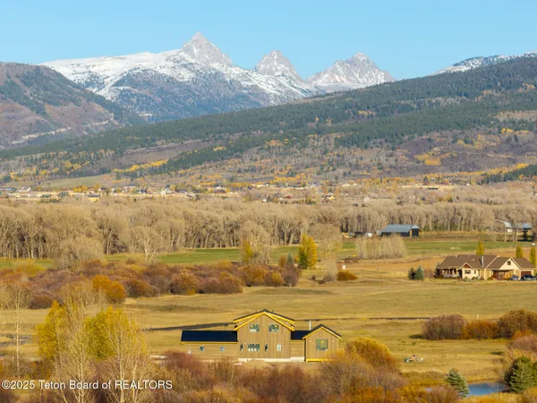 $1,875,000 | 6022 Fox Springs Drive, Victor, ID 83455