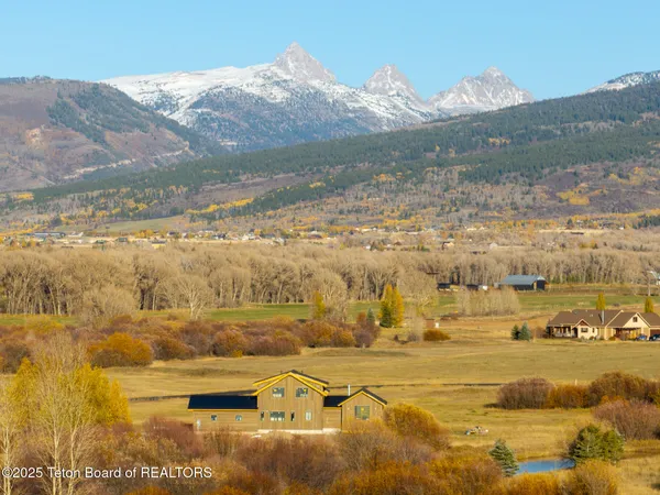 $1,875,000 | 6022 Fox Springs Drive, Victor, ID 83455