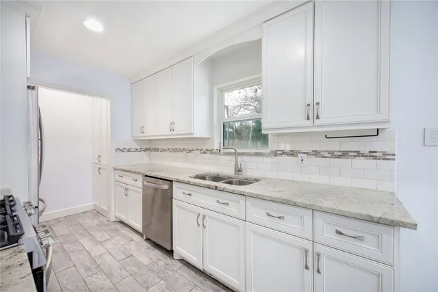 $2,000 | 418 Land Grant Drive, Richmond, TX 77406