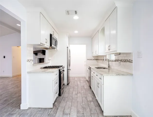 $2,000 | 418 Land Grant Drive, Richmond, TX 77406