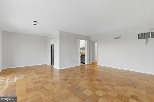 $2,100 | 2614 Fort Farnsworth Road, Unit 254, Alexandria, VA 22303