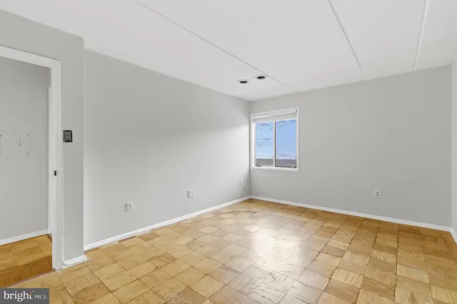 $2,100 | 2614 Fort Farnsworth Road, Unit 254, Alexandria, VA 22303