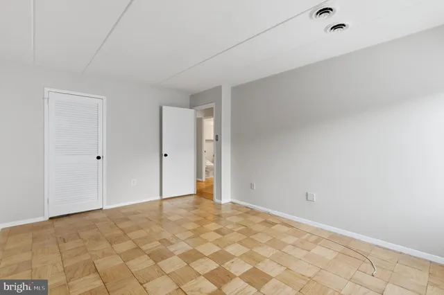 $2,100 | 2614 Fort Farnsworth Road, Unit 254, Alexandria, VA 22303