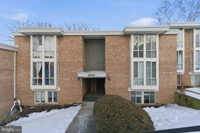 $2,100 | 2614 Fort Farnsworth Road, Unit 254, Alexandria, VA 22303