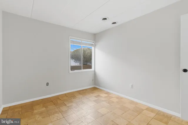 $2,100 | 2614 Fort Farnsworth Road, Unit 254, Alexandria, VA 22303