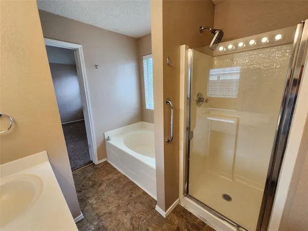 $2,100 | 4821 Eagle Trace Drive, Fort Worth, TX 76244