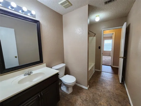 $2,100 | 4821 Eagle Trace Drive, Fort Worth, TX 76244