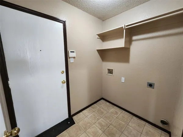 $2,100 | 4821 Eagle Trace Drive, Fort Worth, TX 76244