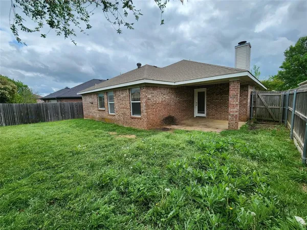 $2,100 | 4821 Eagle Trace Drive, Fort Worth, TX 76244
