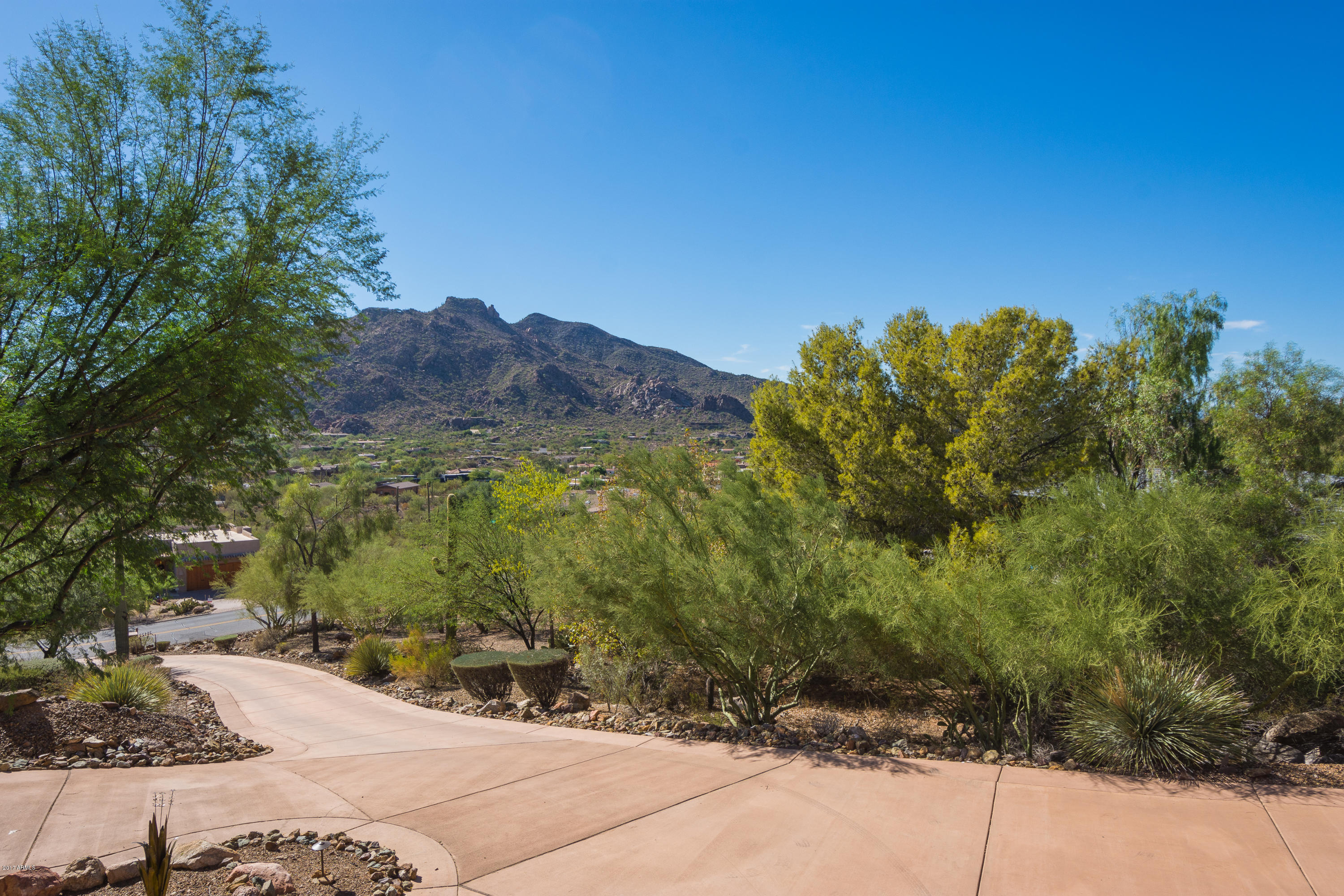 36423 Sidewinder Road Carefree, AZ 85377 - Photo 58 of 59 004_Driveway Views