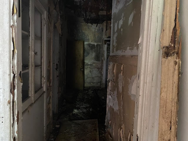 937 West 59th Street Chicago, IL 60621 - Photo 7 of 11 a bathroom with a shower