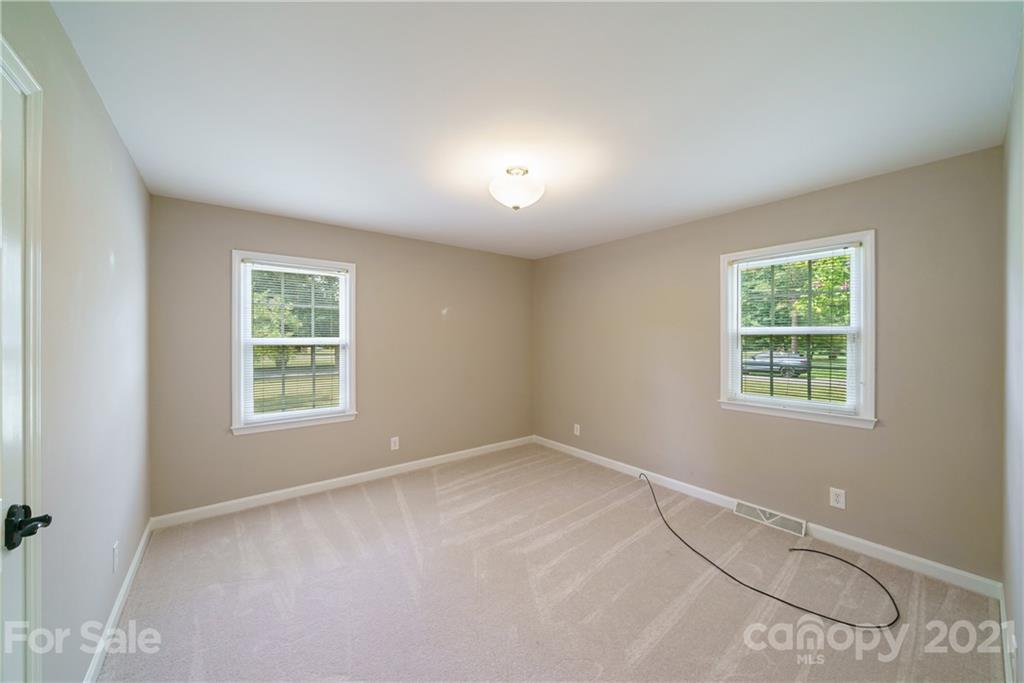 3340 Dan Hood Road Matthews, NC 28105 - Photo 29 of 48 an empty room with a window
