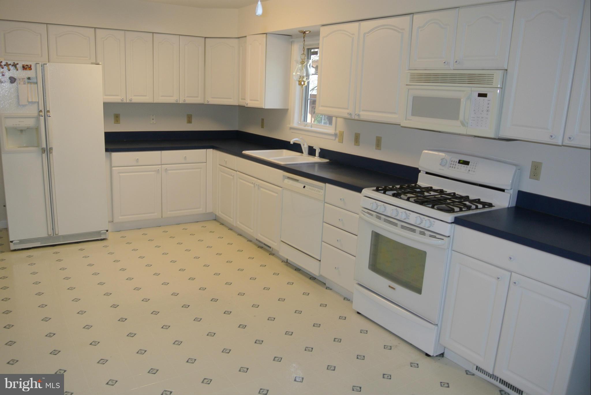 954 Johnswoods Road Lusby, MD 20657 - Photo 2 of 30 Kitchen