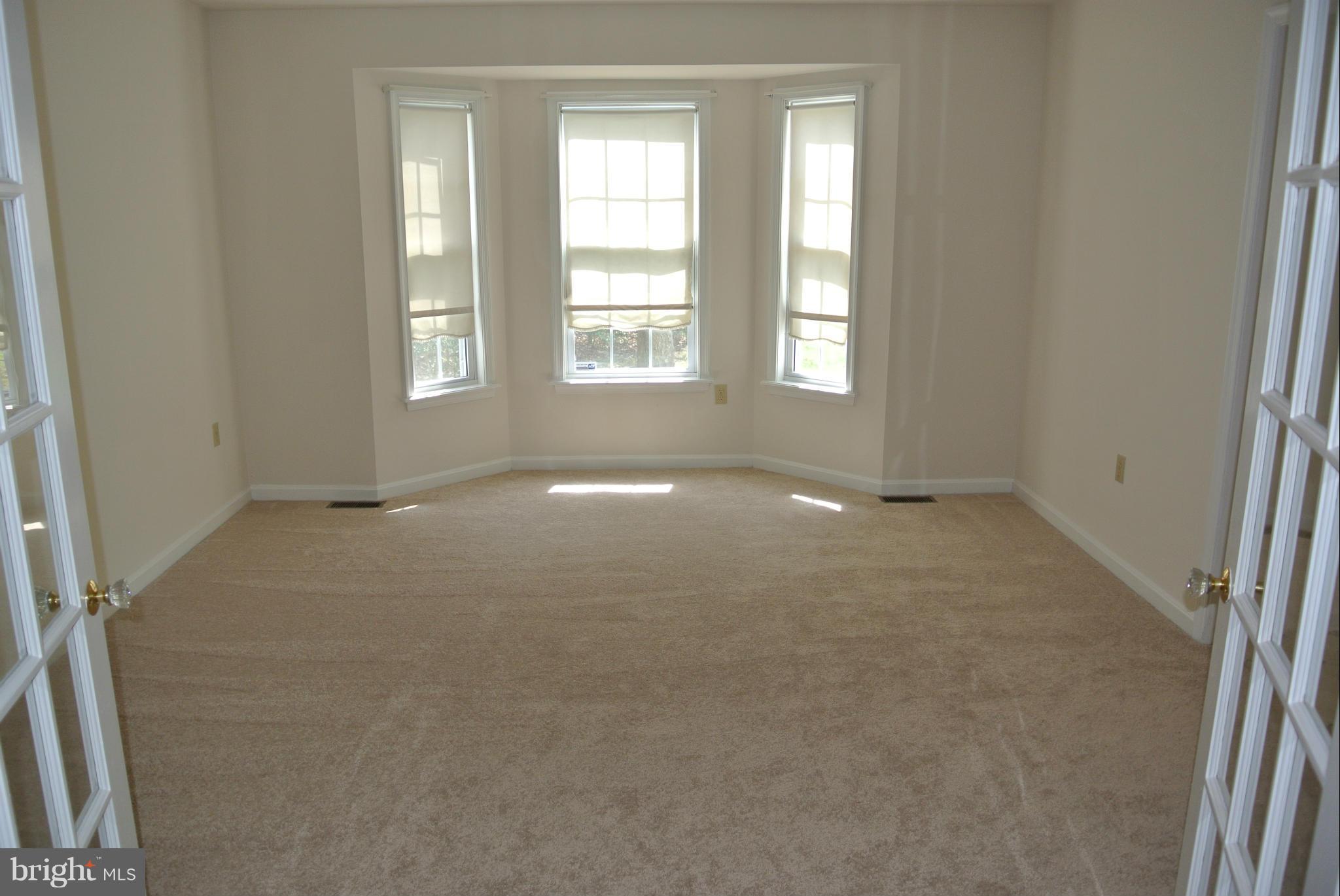 954 Johnswoods Road Lusby, MD 20657 - Photo 7 of 30 Living Room
