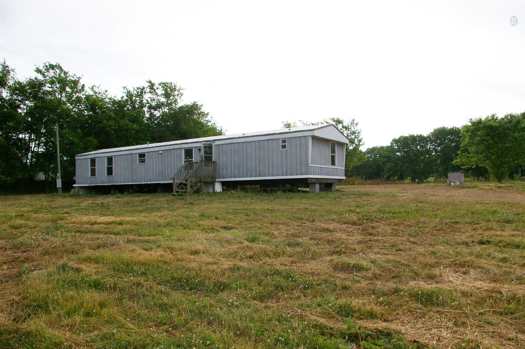 1890 Cortner Road Wartrace, TN 37183 - Photo 3 of 16 Front of home