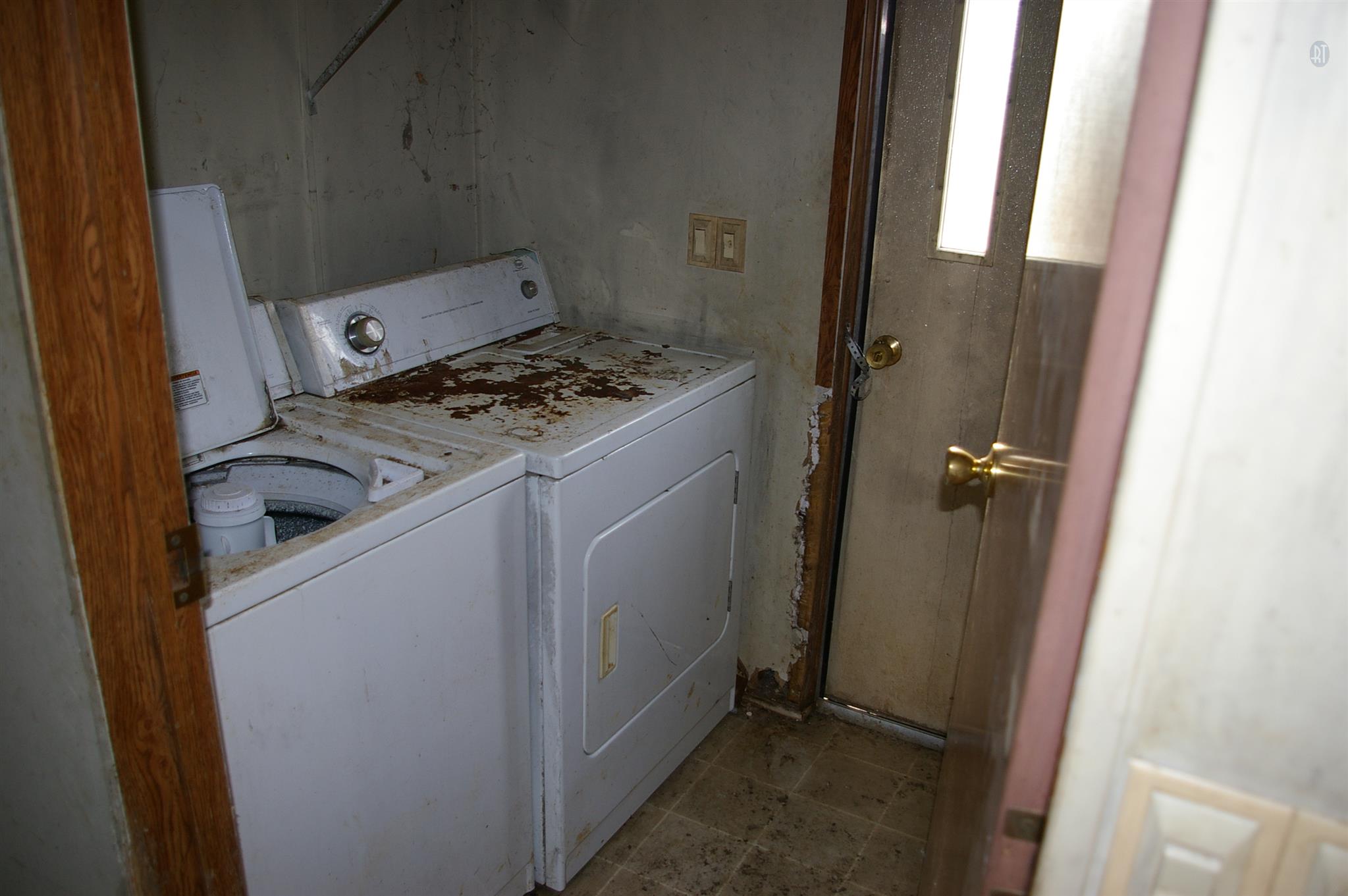 1890 Cortner Road Wartrace, TN 37183 - Photo 6 of 16 Laundry Room