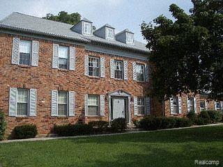 1625 Huntington Park, Unit 37 Rochester, MI 48309 - Photo 1 of 1 First floor ranch condo