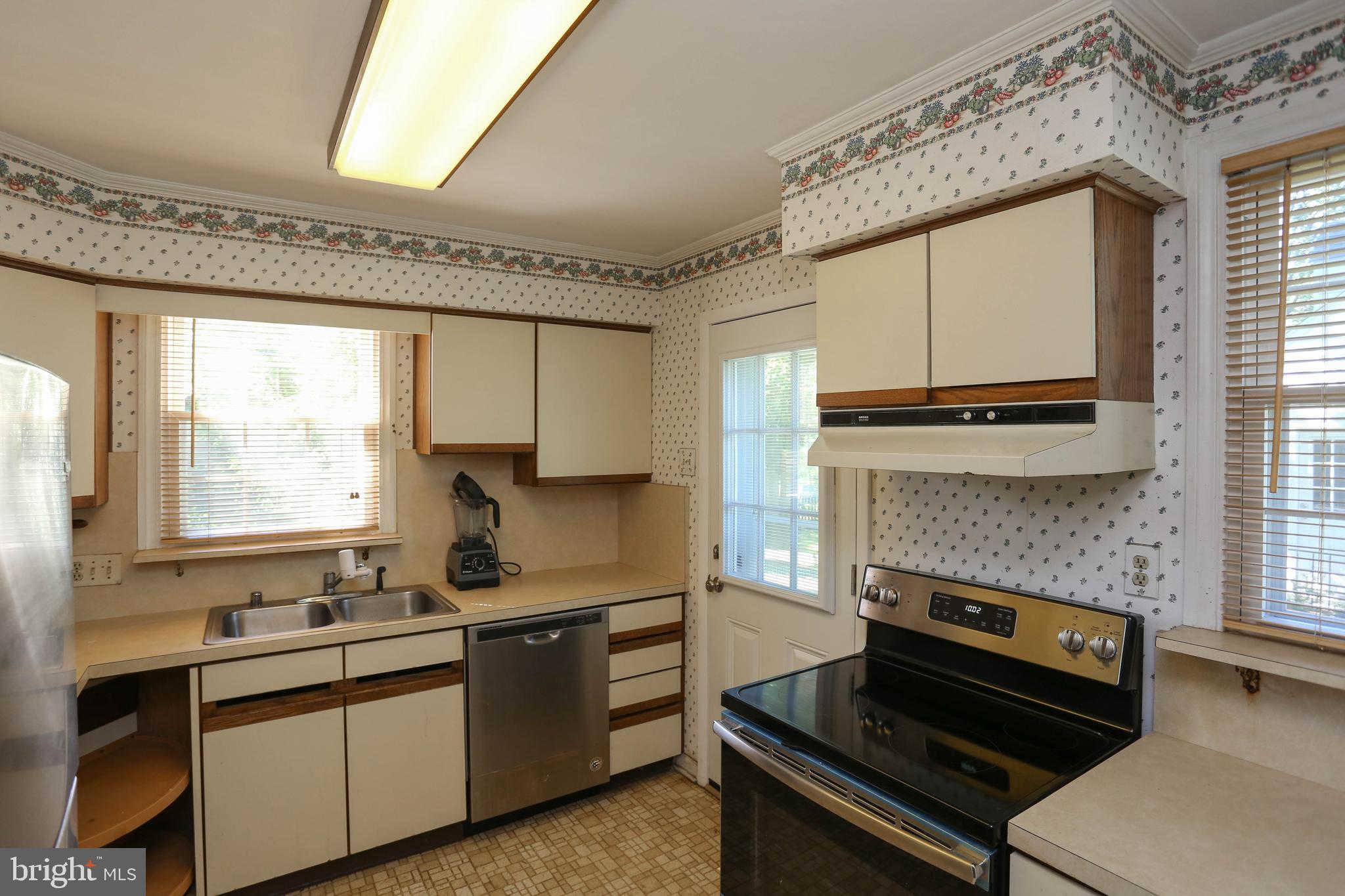 1823 Cromwood Road Baltimore, MD 21234 - Photo 6 of 32 Gallery Image 6