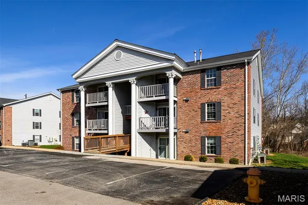 $157,500 | 7415 Triwoods Drive, Unit D, St. Louis, MO 63119