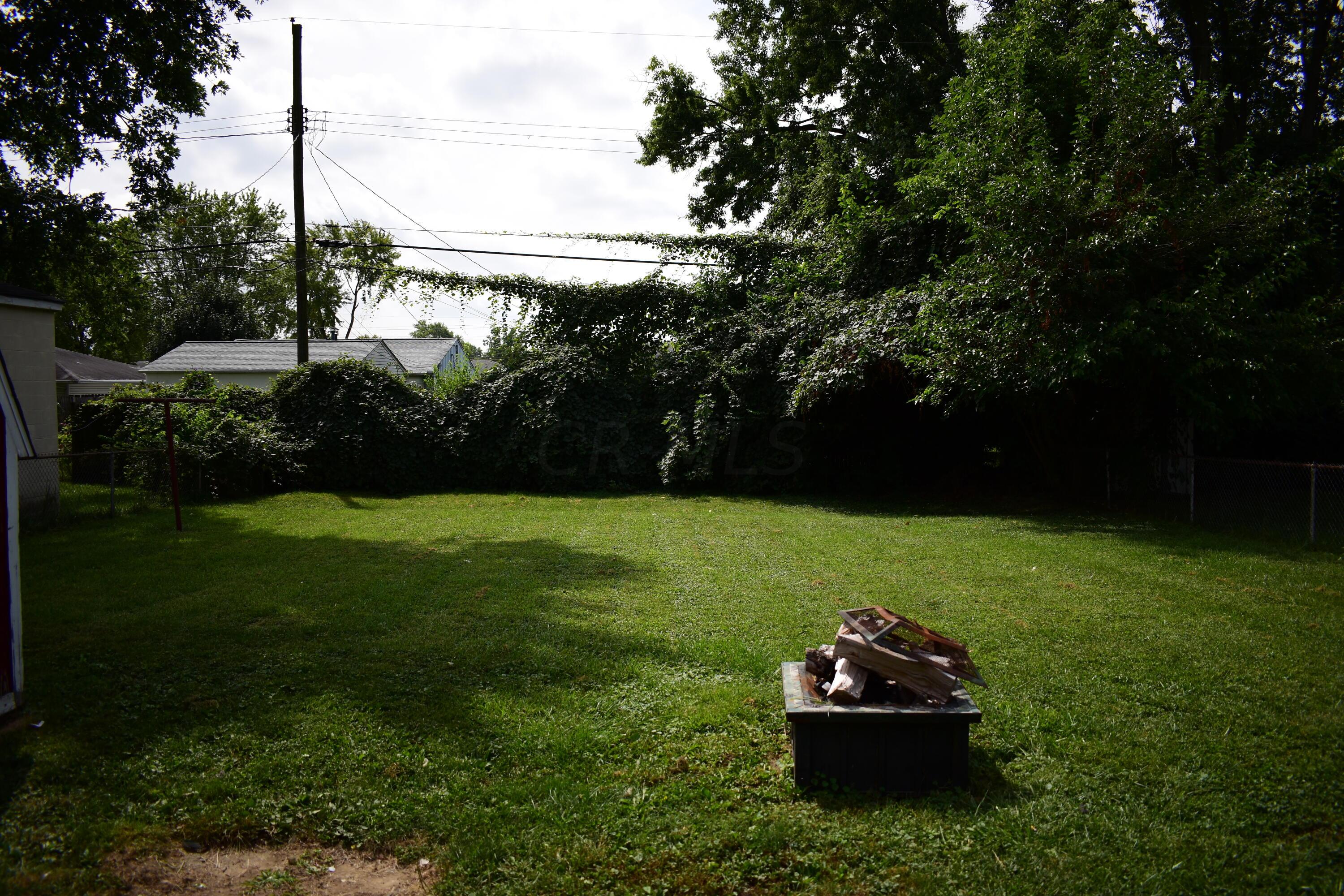 845 Hilock Road Columbus, OH 43207 - Photo 4 of 16 DSC_0174