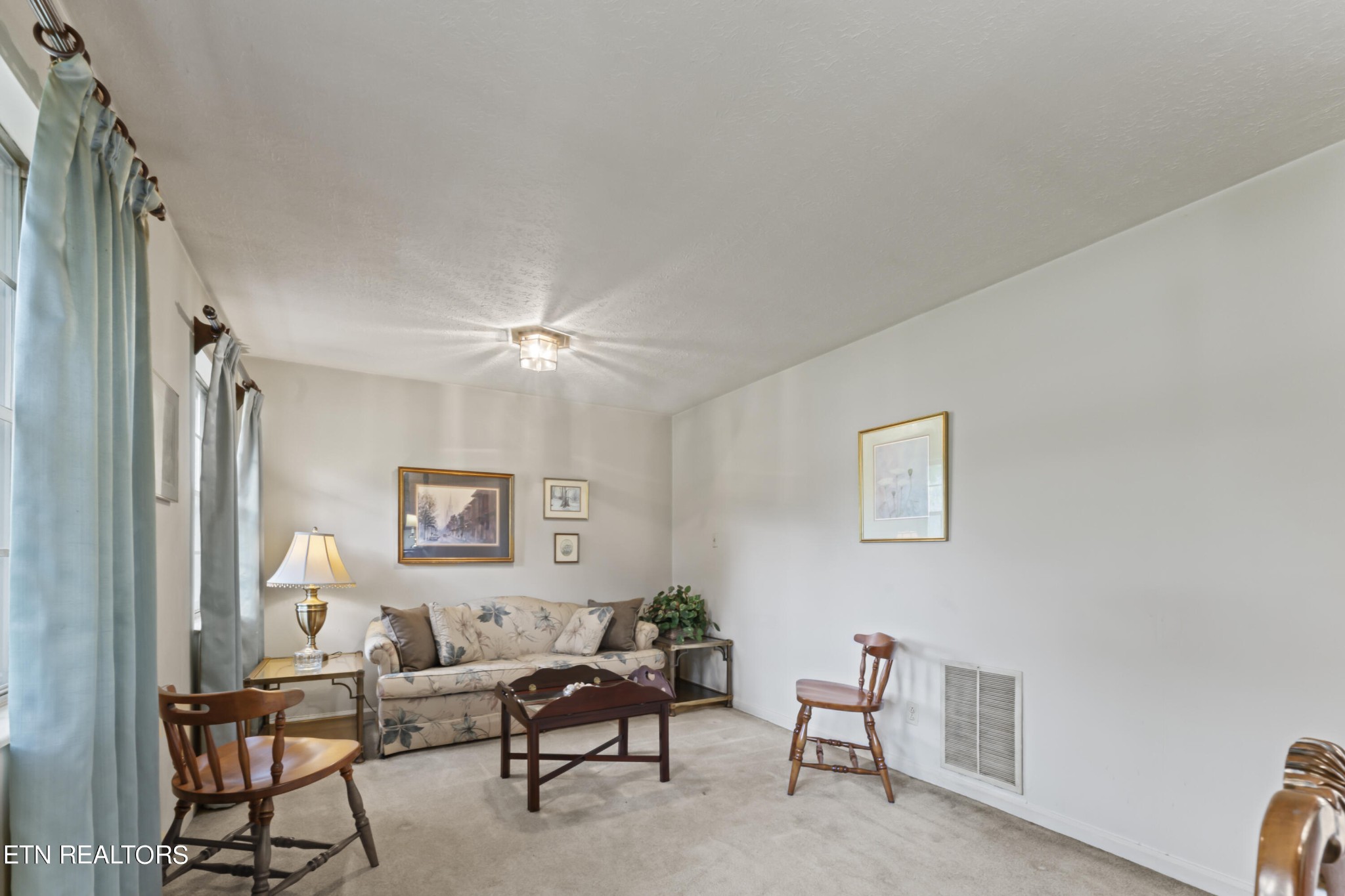 1736 Colonade Road Knoxville, TN 37922 - Photo 4 of 29 Gallery Image 4