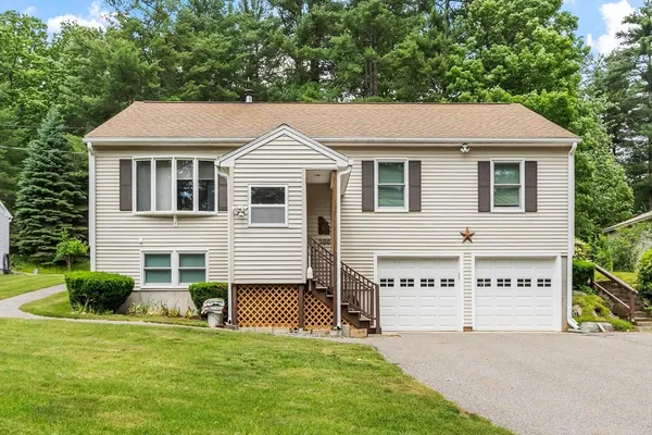 $474,900 | 386 Sherbert Road, Ashburnham, MA 01430