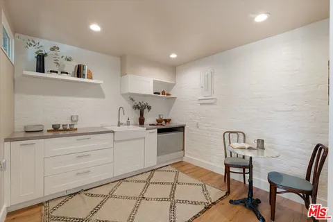 $3,995,000 | 2700 Glendower Avenue, Los Angeles, CA 90027
