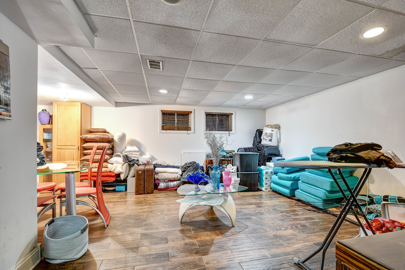 491 Old Surrey Road, Unit A Hinsdale, IL 60521 - Photo 17 of 23 a living room filled with furniture and a wooden floor