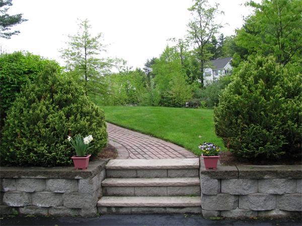 18 Surrey Road Littleton, MA 01460 - Photo 2 of 23 Gallery Image 2