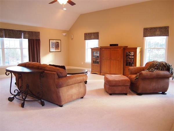 18 Surrey Road Littleton, MA 01460 - Photo 6 of 23 Gallery Image 6