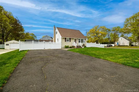$649,000 | 532 Rockaway Street, West Islip, NY 11795