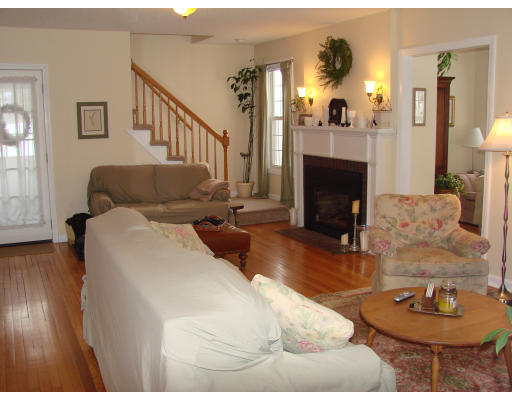 45 Berwick Road Longmeadow, MA 01106 - Photo 4 of 16