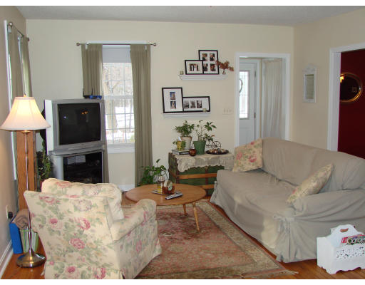 45 Berwick Road Longmeadow, MA 01106 - Photo 6 of 16