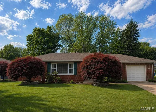 $210,000 | 2296 Gary Avenue, Granite City, IL 62040