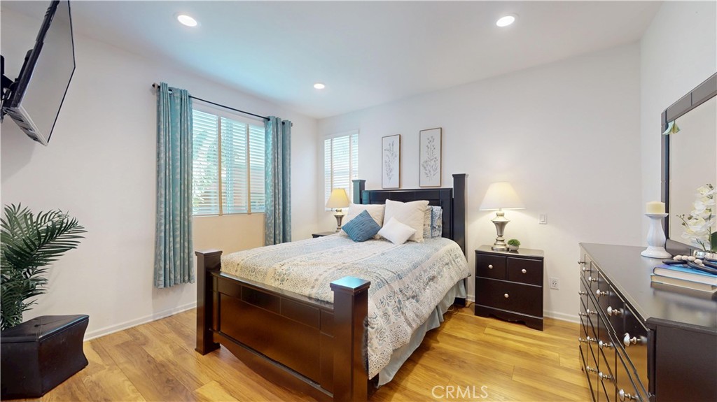 10351 Diamond Pacoima, CA 91331 - Photo 35 of 43