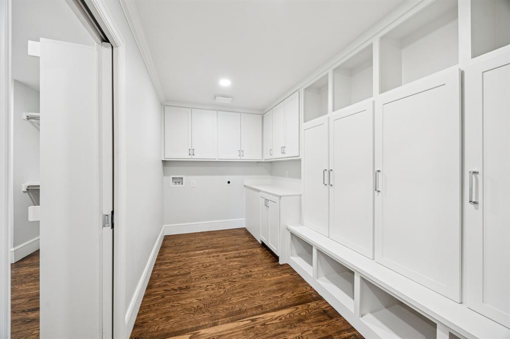 6848 Midcrest Drive Dallas, TX 75254 - Photo 29 of 38 a view of a kitchen with wooden floor