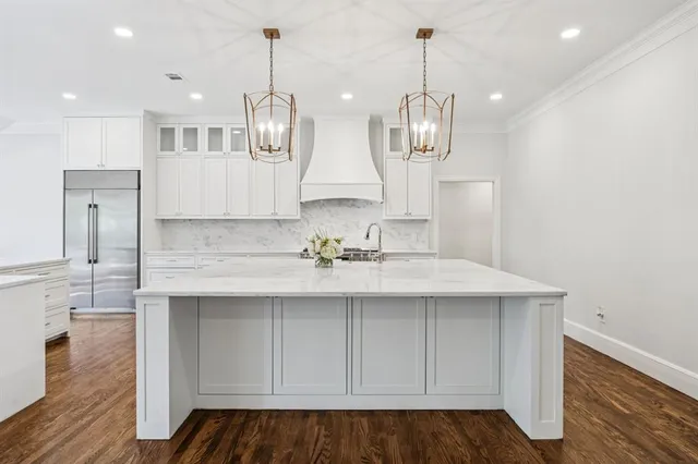 $1,800,000 | 6848 Midcrest Drive, Dallas, TX 75254