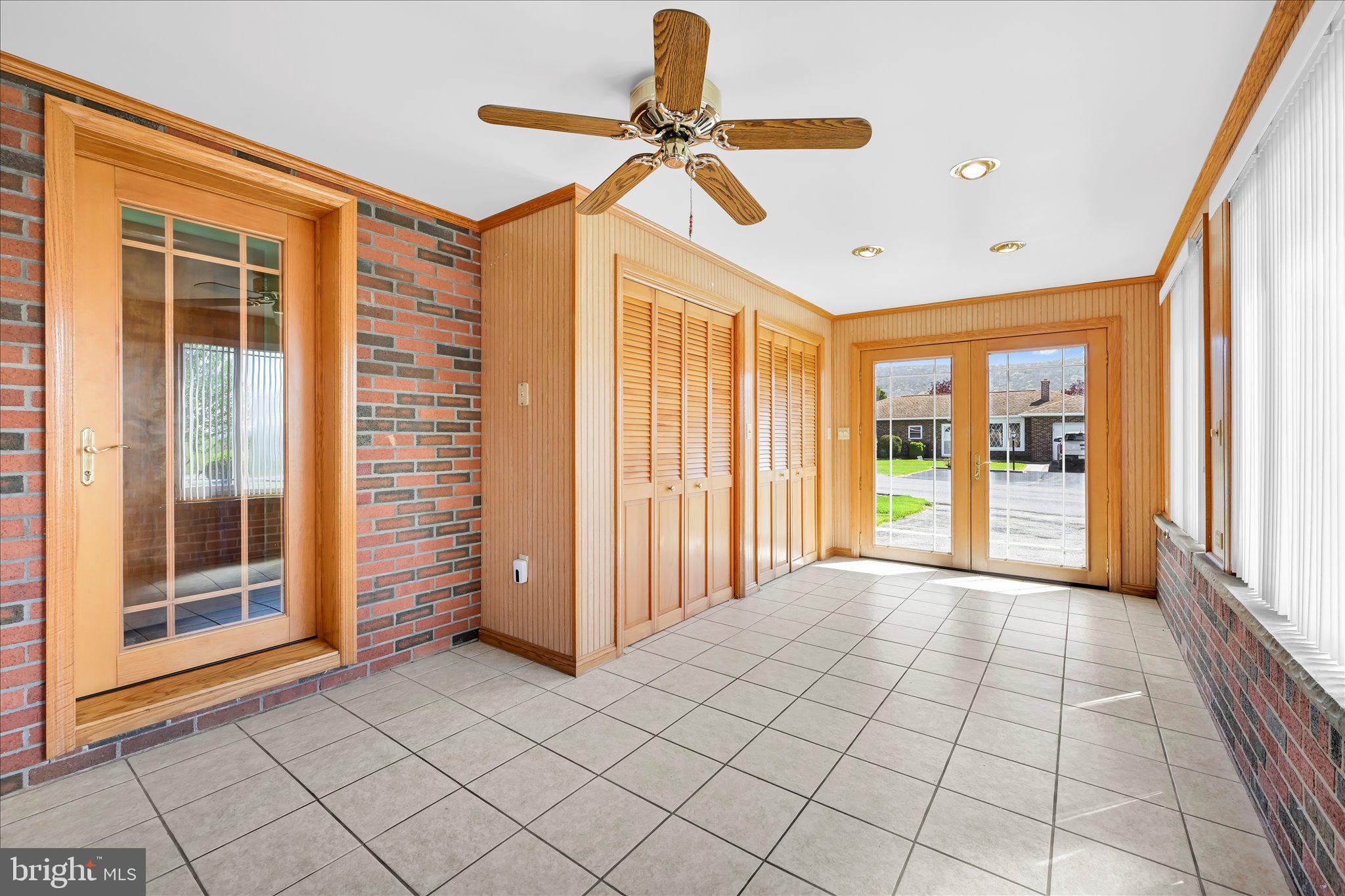 214 West Maple Street Valley View, PA 17983 - Photo 10 of 36