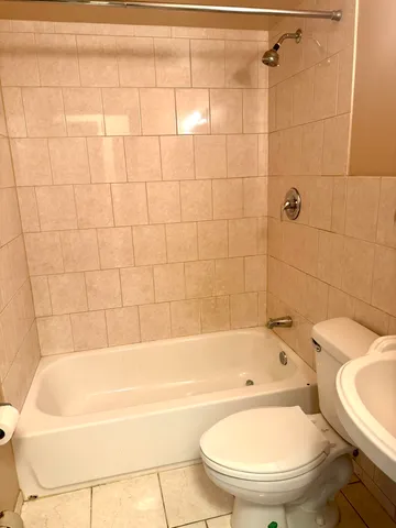 $1,750 | 424 Elgin Avenue, Unit 8, Forest Park, IL 60130