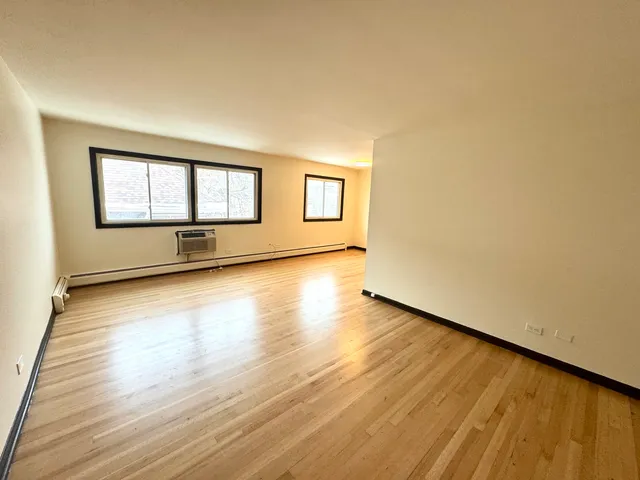 $1,750 | 424 Elgin Avenue, Unit 8, Forest Park, IL 60130