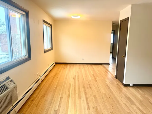 $1,750 | 424 Elgin Avenue, Unit 8, Forest Park, IL 60130