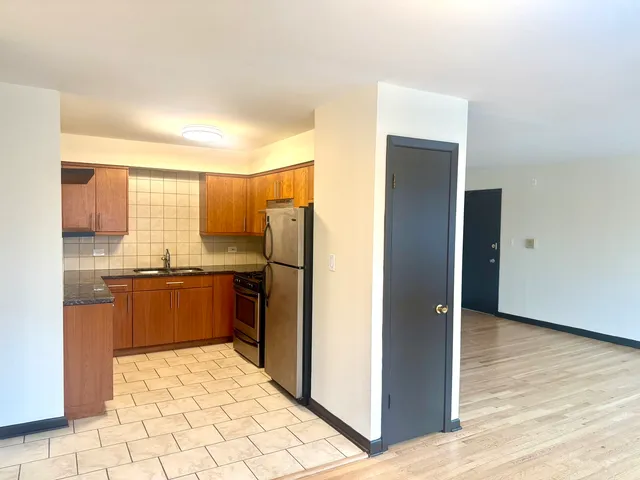 $1,750 | 424 Elgin Avenue, Unit 8, Forest Park, IL 60130