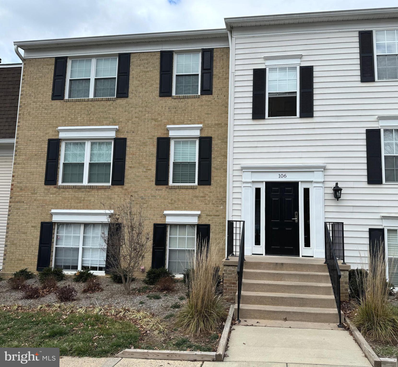 Welcome to 106 Fort Evans, Unit C!