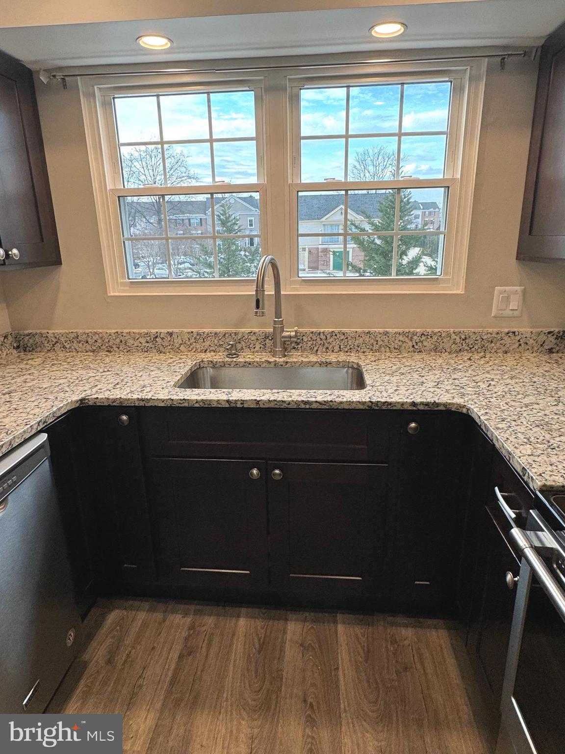 106 Fort Evans Road Southeast, Unit C Leesburg, VA 20175 - Photo 3 of 14 Kitchen