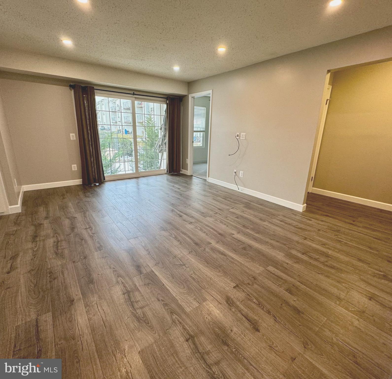 106 Fort Evans Road Southeast, Unit C Leesburg, VA 20175 - Photo 4 of 14 Living room