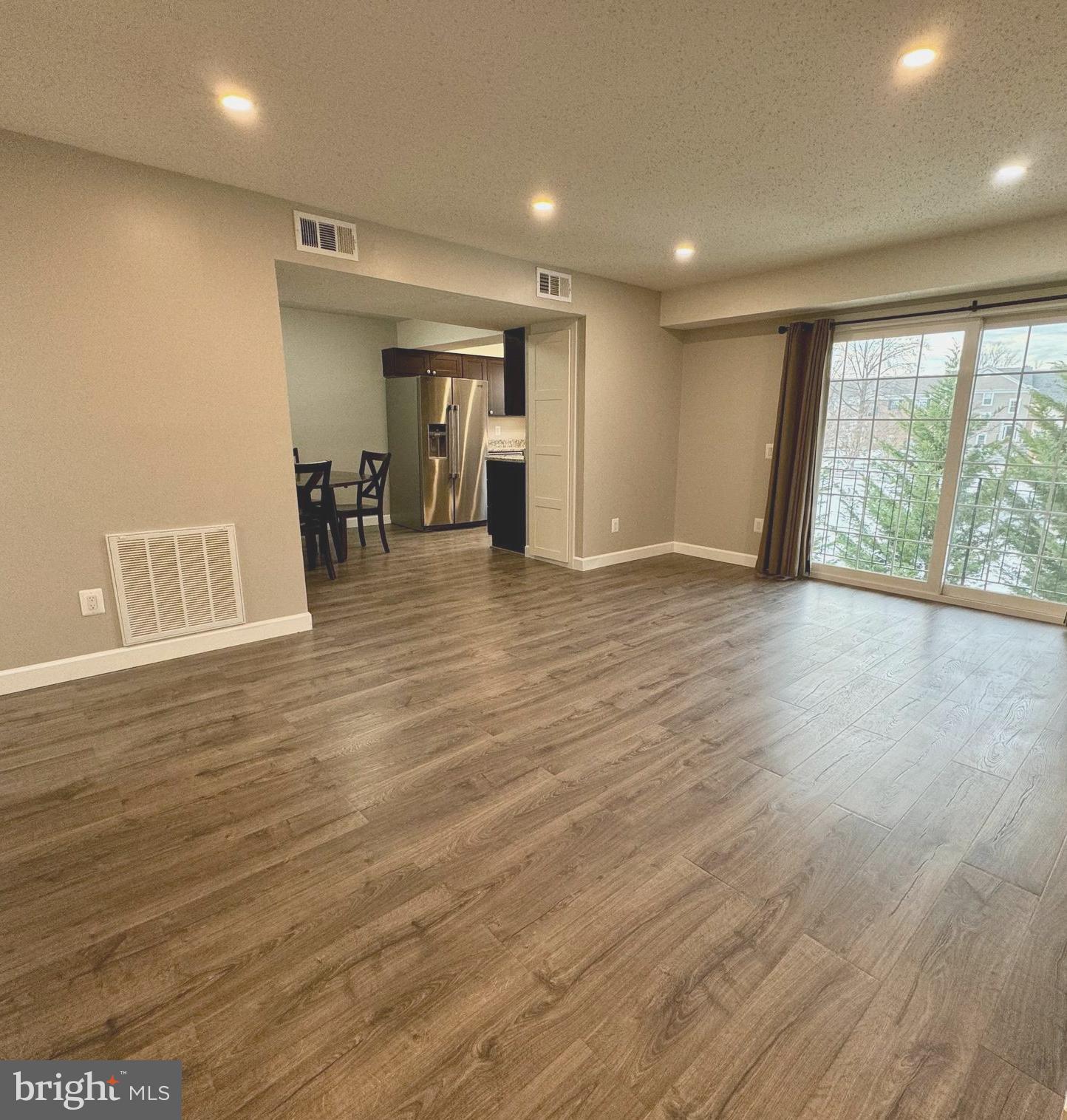106 Fort Evans Road Southeast, Unit C Leesburg, VA 20175 - Photo 5 of 14 Living room